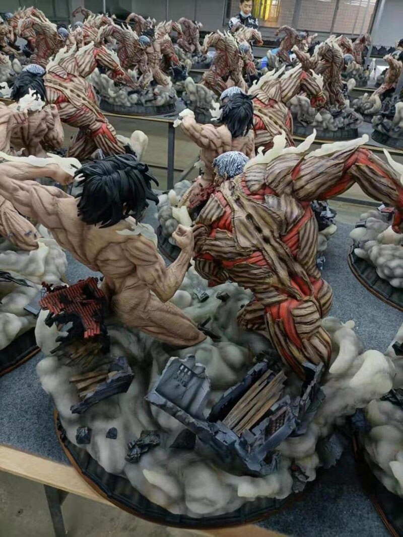 Figurine SNK Collector en Resine Titan Assaillant vs Titan Cuirassé Stickers Mania